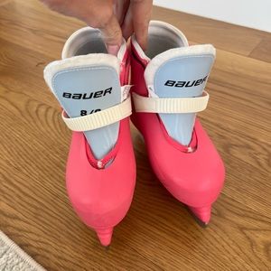 Kids ice skates - used once! Size 08/09. Excellent condition!